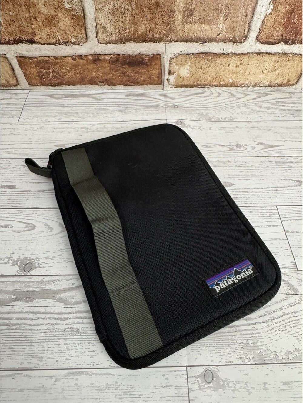 Patagonia Padded Tablet Case Kindle Ipad Display Full Zip Black Hiking Journal